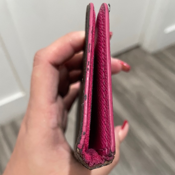 Louis Vuitton Iphone Case - Picture 7 of 13